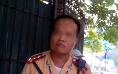 Otofun bị sờ gáy sau khi đăng clip "tố" CSGT hành hung