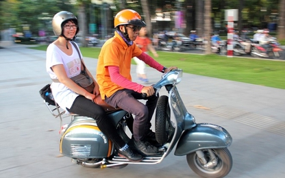 Xe ôm 'đứng đường' chật vật kiếm sống thời công nghệ