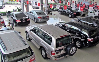 Giá ô tô đắt gấp hai, dân Việt vẫn chịu chơi nhất ASEAN