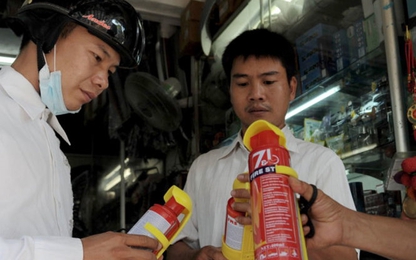 20.000 đồng để dán "tem kiểm định" lên bình chữa cháy Trung Quốc