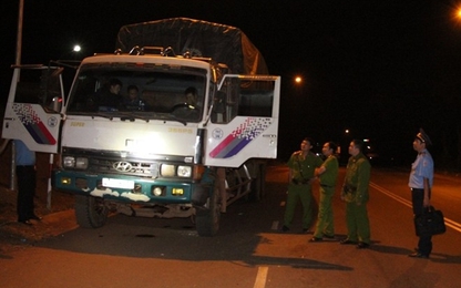 Xịt lốp xe để chống đối thanh tra xe quá tải