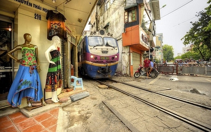Nếu không thay đổi, đường sắt sẽ sớm bị đường không "giết chết"