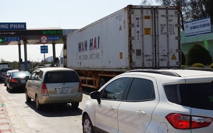 Nhiều trạm thu phí bối rối trước quy định không thu phí khi tắc đường