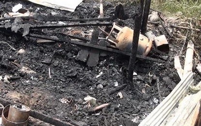 3 căn nhà bị thiêu rụi, chủ nhà chết cháy thảm thương