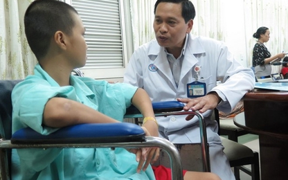 "Phải cứu bệnh nhân trước, tiền bạc để mai tính"