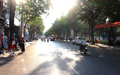 Cấm ô tô dừng đỗ khu phố Tây, TP HCM quyết tâm dẹp loạn