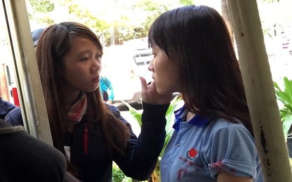 Nữ sinh bị tạt axit ở Sài Gòn có nguy cơ mù vĩnh viễn