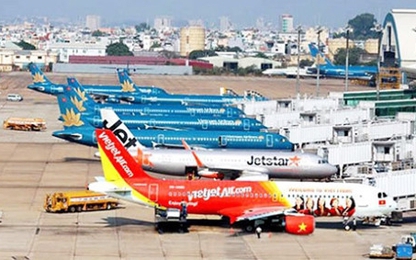 Chậm hủy chuyến, các hãng HK lấy lý do thời tiết để tránh bồi thường?