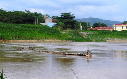 Lũ lớn cuốn phăng nhiều cây cầu ở Thanh Hóa