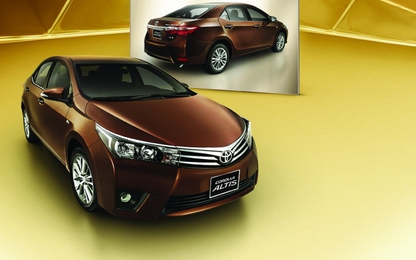 Toyota khuyến mãi "khủng" cho khách hàng mua Vios hoặc Corolla