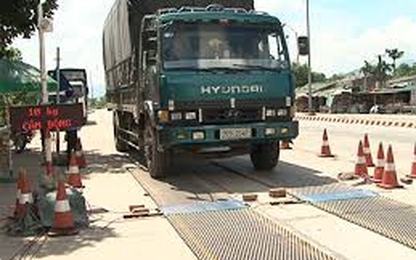 ​TP HCM xóa cò mồi dắt xe quá tải vượt trạm cân xe