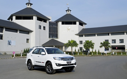 Toyota Việt Nam tiếp tục phá kỷ lục doanh số trong tháng 11/2012