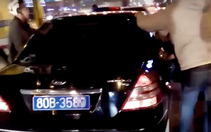 Đình chỉ công tác tài xế biển xanh gây tai nạn