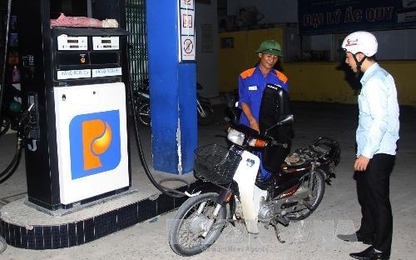 Xăng tăng giá 13 lần, giảm 9 lần trong năm 2016