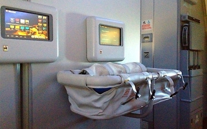 Dân mạng thích thú với cách trẻ em được đi máy bay 60 năm trước