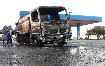 Nhiều vụ cháy ô tô xảy ra liên tiếp trên cả nước