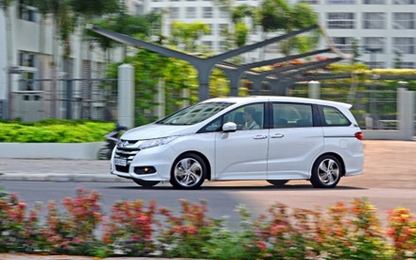 Không có chuyện tăng phí trước bạ ôtô lên 50%