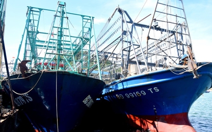 Tàu cá vừa đóng đã hỏng: Lỗi lại thuộc về ngư dân?