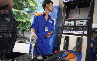 Xăng tăng giá từ 15h