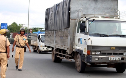 Những chiêu đối phó với CSGT của tài xế xe quá tải