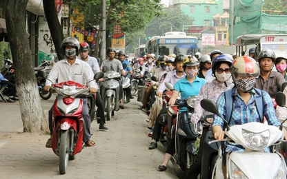Muôn kiểu ‘né’ đường tắc khiến giao thông càng thêm rối