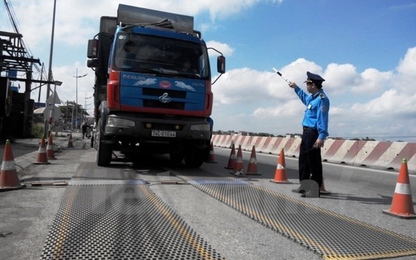 Xe chở quá tải tái xuất "nóng" tại nhiều địa phương