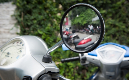 Xe bị gãy gương chiếu hậu, xử phạt có đúng không?