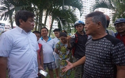 Bị phạt 2 triệu lỗi tè bậy, lái xe ôm mếu máo xin bỏ qua