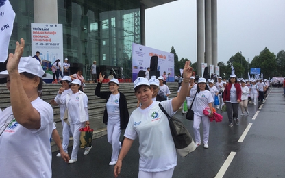 Hàng ngàn người chạy bộ vì nhà vệ sinh an toàn