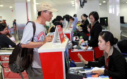 Làm giả giấy tờ để đi máy bay: Nguy cơ tiền mất tật mang