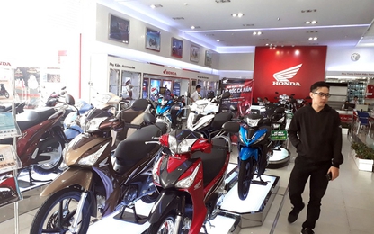 Cận Tết, giá xe máy tay ga ồ ạt tăng, giá xe số lại giảm