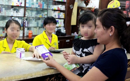 Mua thuốc cho con, cha mẹ phải khai cả số CMND