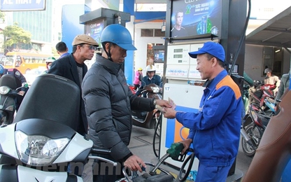 Tăng sử dụng quỹ bình ổn, giữ nguyên giá các mặt hàng xăng dầu