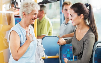 Đề xuất phạt 3 triệu đồng nếu không nhường chỗ cho người già