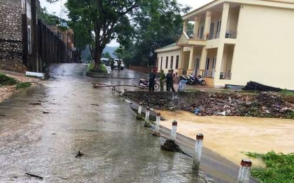 Lũ cuốn trôi một cán bộ trại giam Quảng Ninh