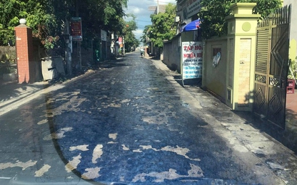 Mặt đường nhựa chảy loang lổ ở Hưng Yên