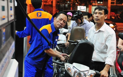 Giá xăng tăng sau hai tháng đứng yên