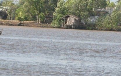 Nhậu say, thanh niên bơi qua sông về nhà thì tử vong