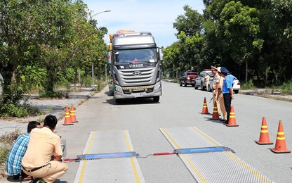 Một xe chở quá tải trọng bị xử phạt tới... 111 triệu đồng