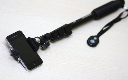 Mải 'selfie' trên đường băng, hai thiếu nữ bị máy bay đâm tử vong