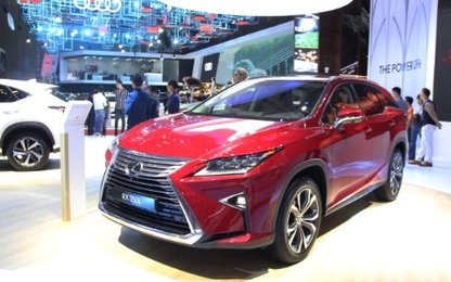 Lexus RX bản 7 chỗ giá 4,1 tỷ lần đầu ra mắt khách Việt