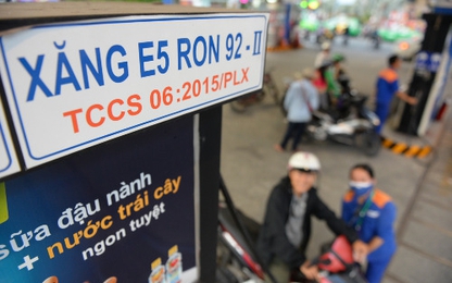 Giá xăng tiếp tục giảm mạnh