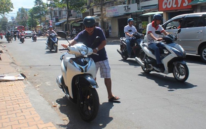 Thiết bị báo khách không dây gắn ven đường làm hàng loạt xe chết máy