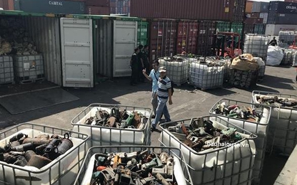 20 container rác thải công nghiệp ‘thẩm lậu’ vào cảng Cát Lái