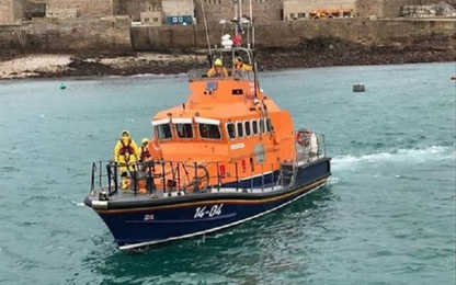 Máy bay chở ngôi sao ngoại hạng Anh mất tích trên biển