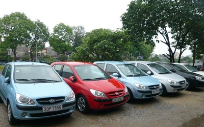 Giá thuê xe tự lái dịp Tết tăng gấp rưỡi, nhiều cơ sở hết xe