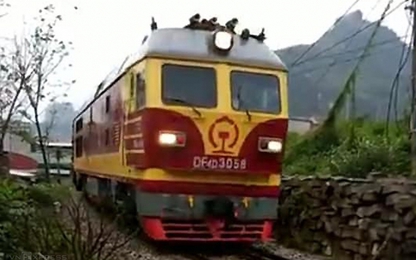 Tàu bọc thép Triều Tiên đỗ chính xác từng centimet ở Đồng Đăng