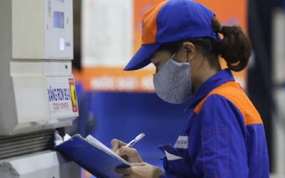 Tăng xả quỹ để giữ nguyên giá xăng dầu