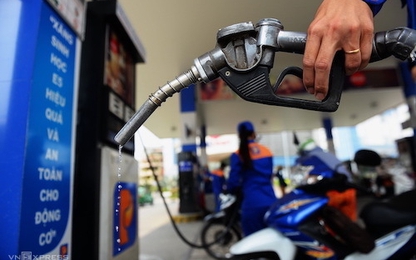 Doanh nghiệp kêu thiếu xăng để bán