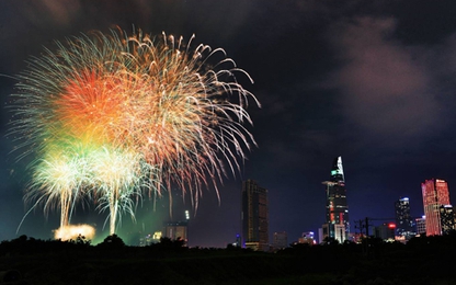 TP HCM bắn pháo hoa 3 điểm mừng ngày thống nhất đất nước